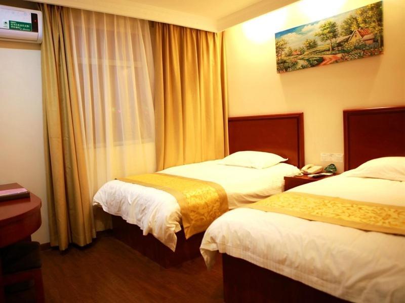 Greentree Inn Shanghai Hongqiao Hub Cao'An Road Huajiang Branch Road Express Hotel Jiading Exterior foto